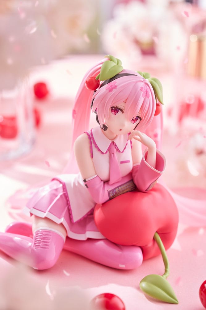 Taito Hatsune Miku Sakura Miku Cherry Cushion 13 cm