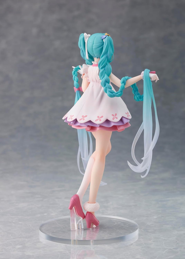 Taito PVC Statue Hatsune Miku Wonderland Rapunzel 18 cm