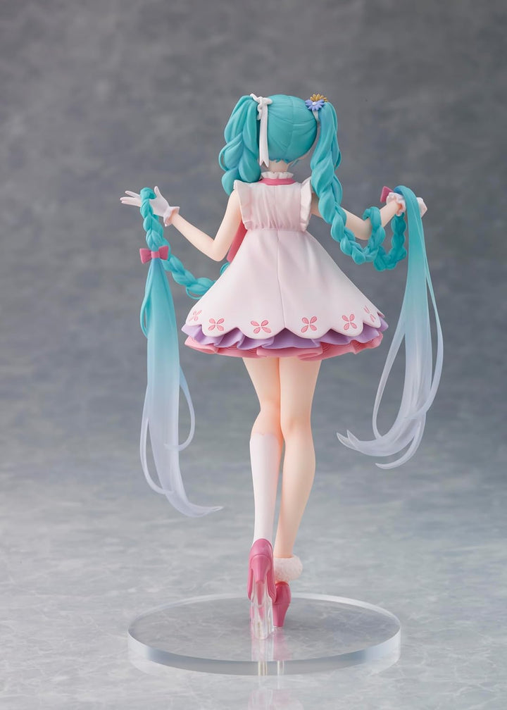 Taito PVC Statue Hatsune Miku Wonderland Rapunzel 18 cm