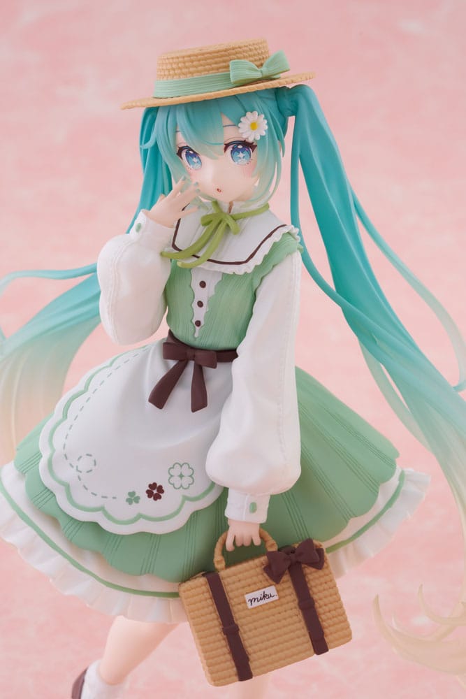 Taito Hatsune Miku Fashion Country 18 cm