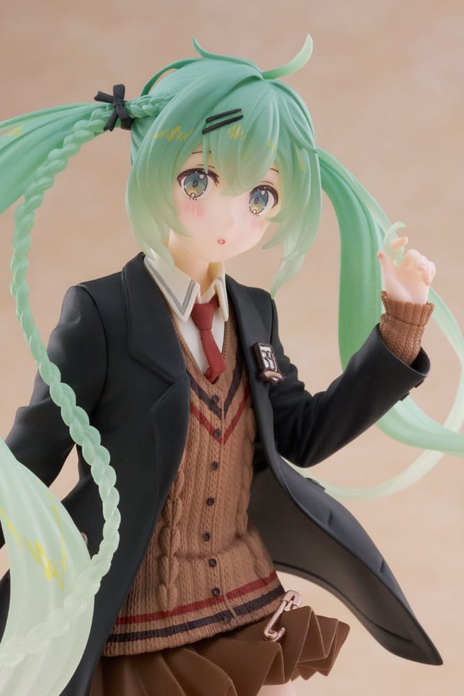 Taito Statue Hatsune Miku Fashion Preppy 18 cm