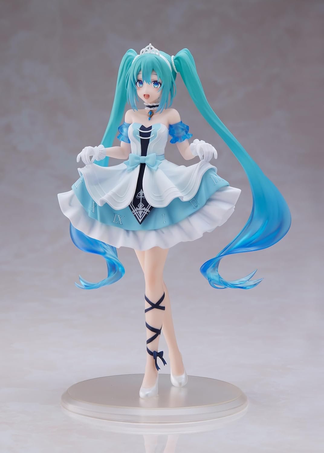 Taito PVC Statue Hatsune Miku Wonderland Cinderella 18 cm