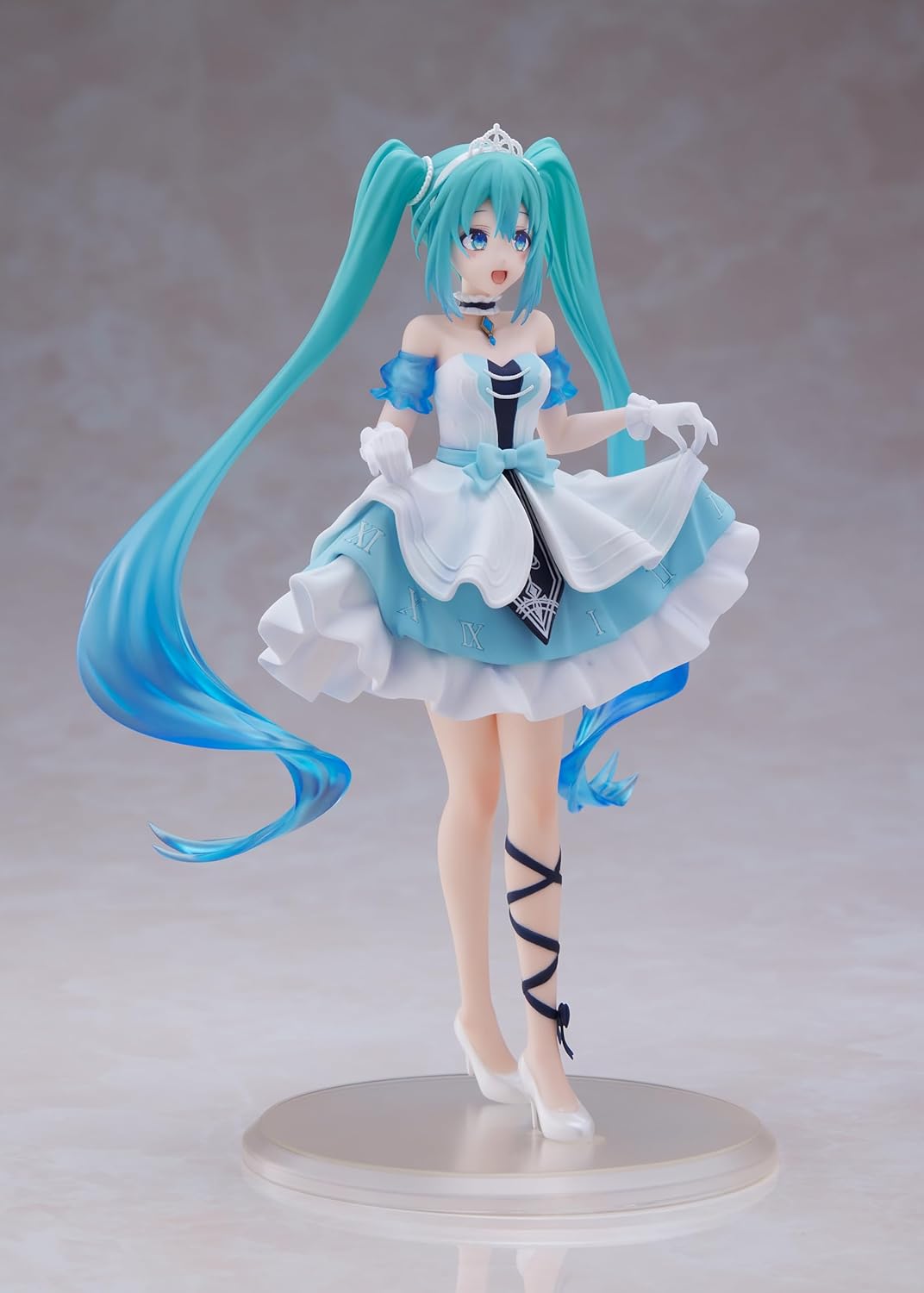 Taito PVC Statue Hatsune Miku Wonderland Cinderella 18 cm