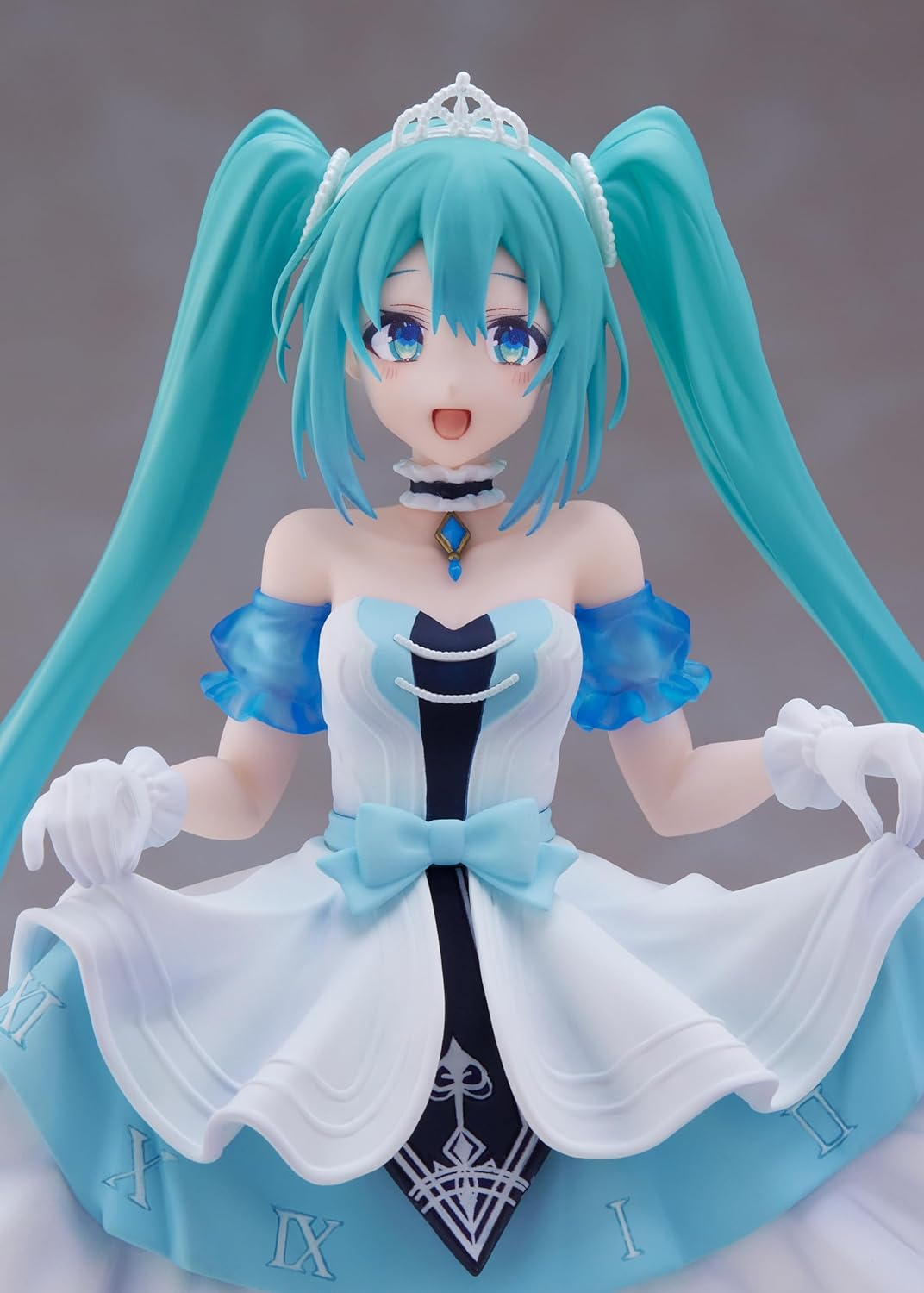 Taito PVC Statue Hatsune Miku Wonderland Cinderella 18 cm