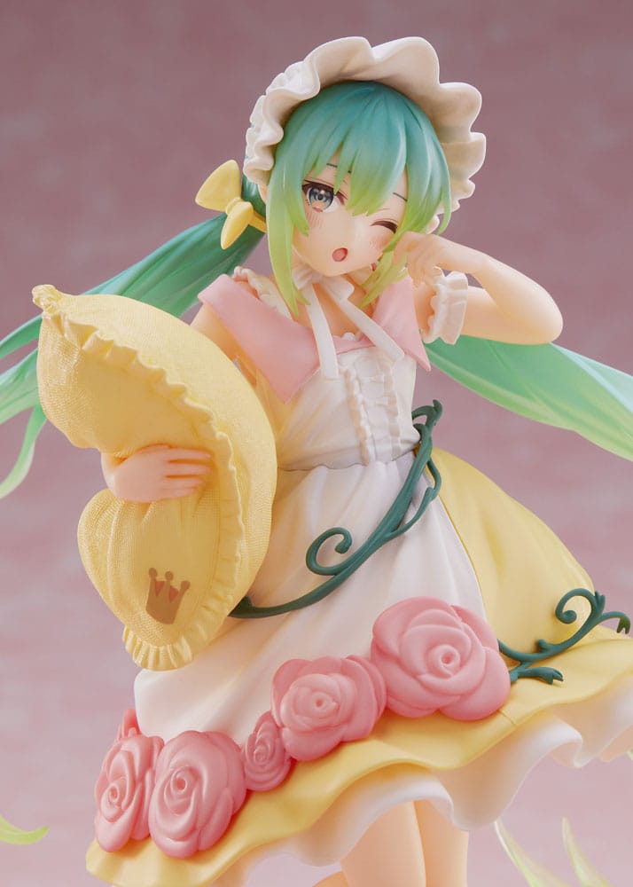Taito Hatsune Miku Wonderland Sleeping Beauty 18 cm