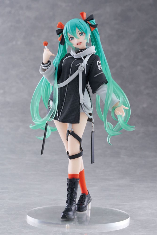 Taito Hatsune Miku Wonderland Statue Fashion Punk 18 cm