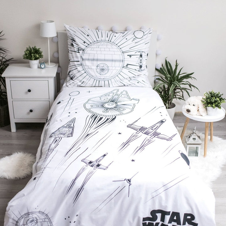 Star Wars Raumschiffe Todesstern Bettwäsche 140x200 cm + 70x90 cm mit Leuchteffekt von Dilaras.at | Dein Shop für Bettwäsche Kinder